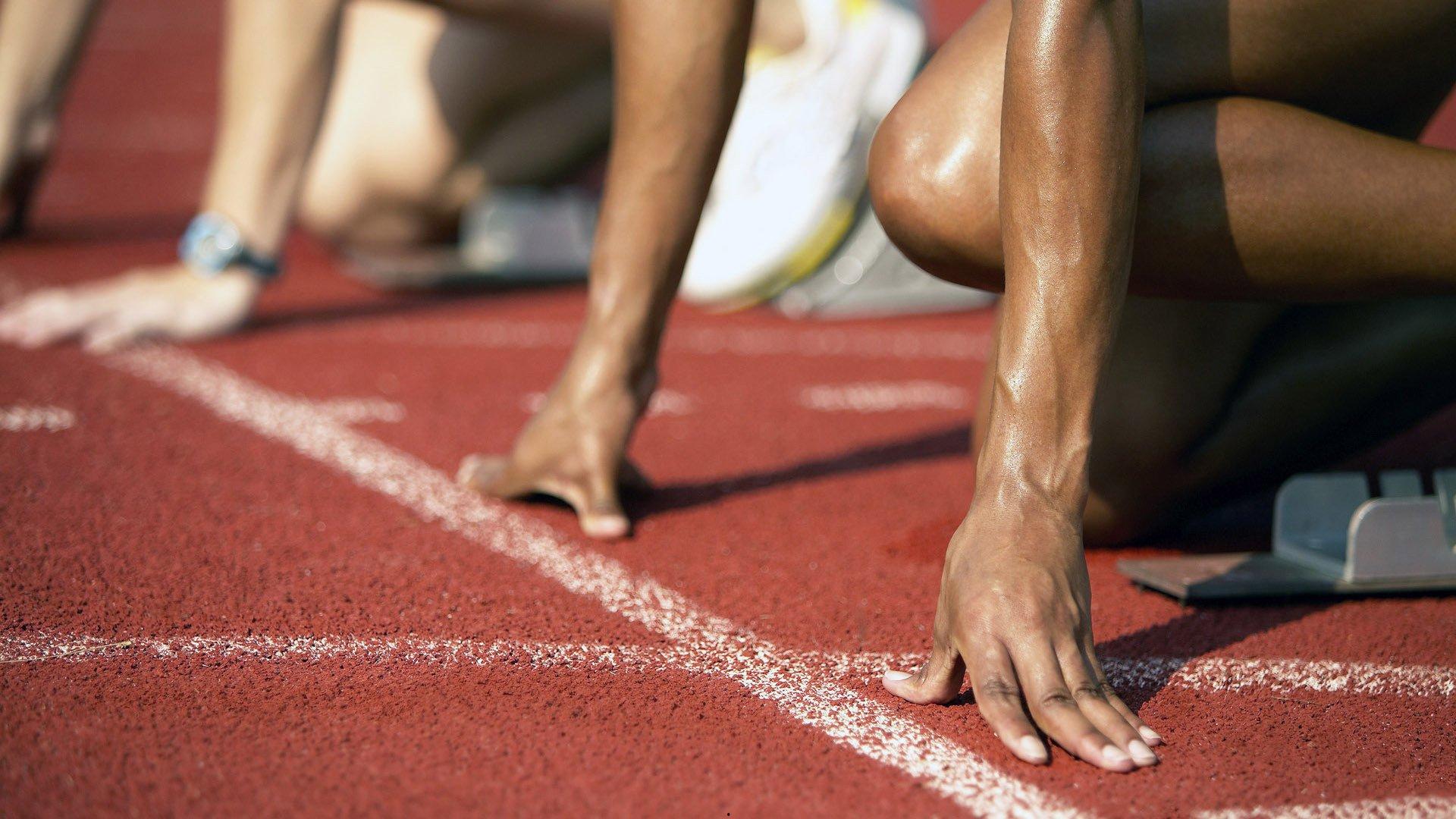 巨星无豁免！梅西新冠检测阳性引发足坛震荡，豪门集体感染恐招致联赛停摆